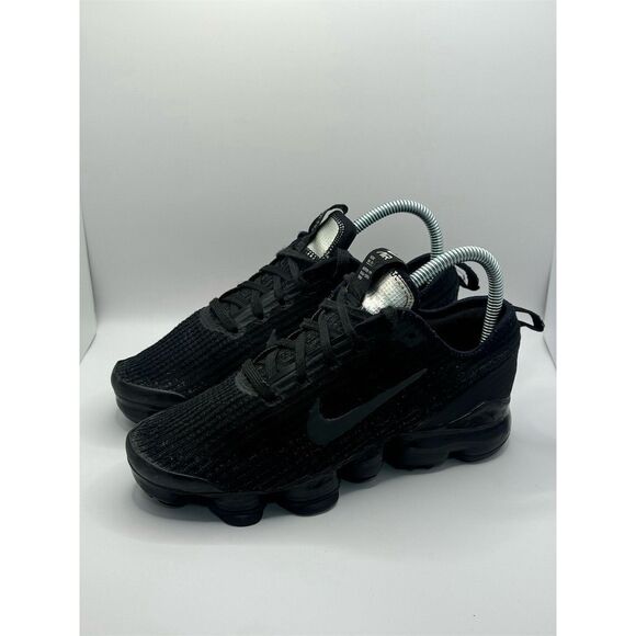 Size 4.5 - Nike Air VaporMax Flyknit 3 GS Kids Black Athletic Running BQ5238-001 - Picture 3 of 8